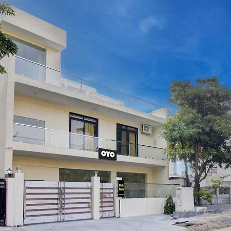 Hotel Oyo White House Noida Exterior foto