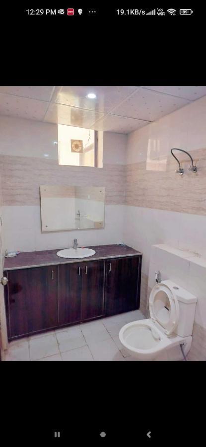 Hotel Oyo White House Noida Exterior foto