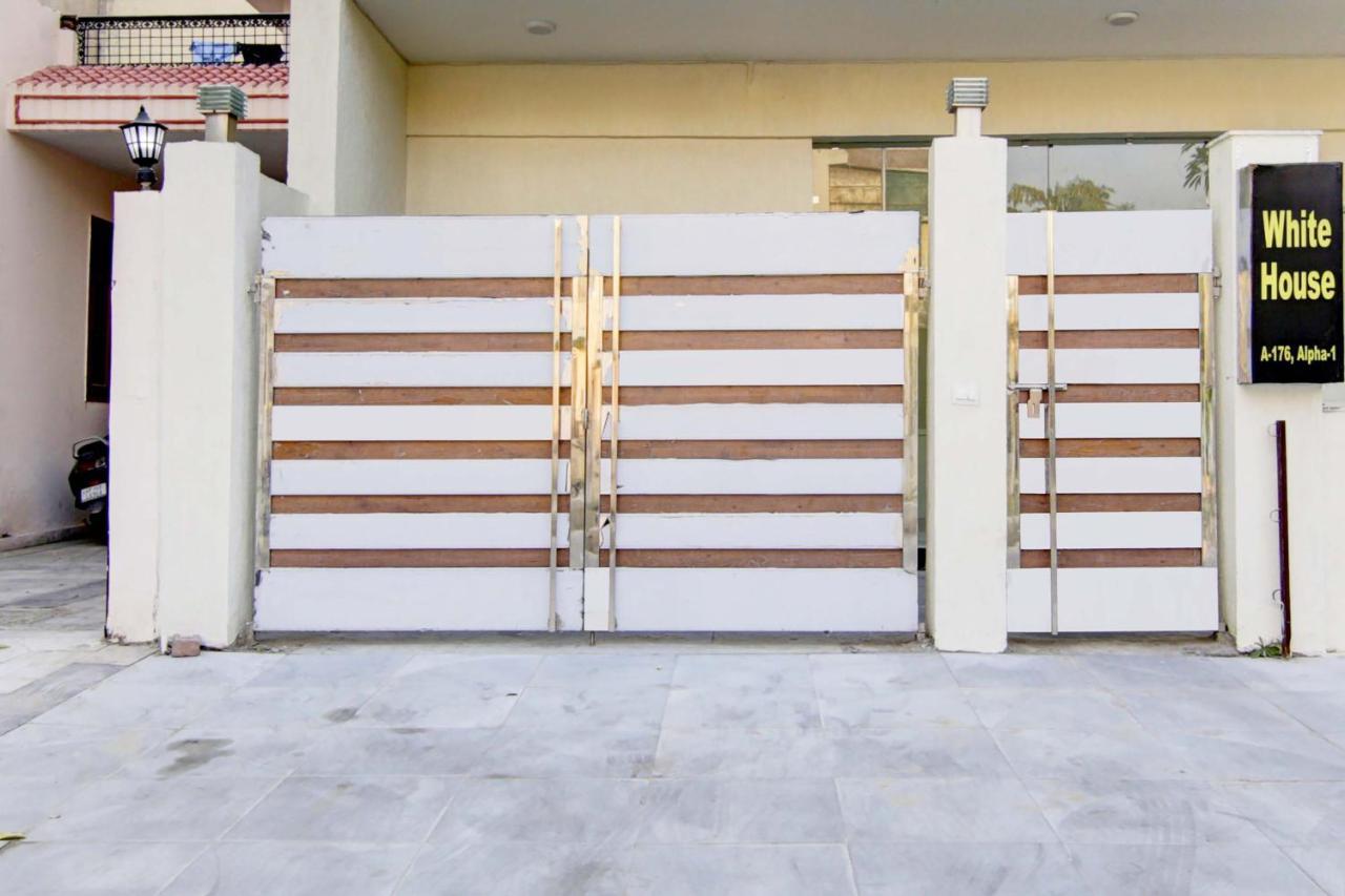 Hotel Oyo White House Noida Exterior foto