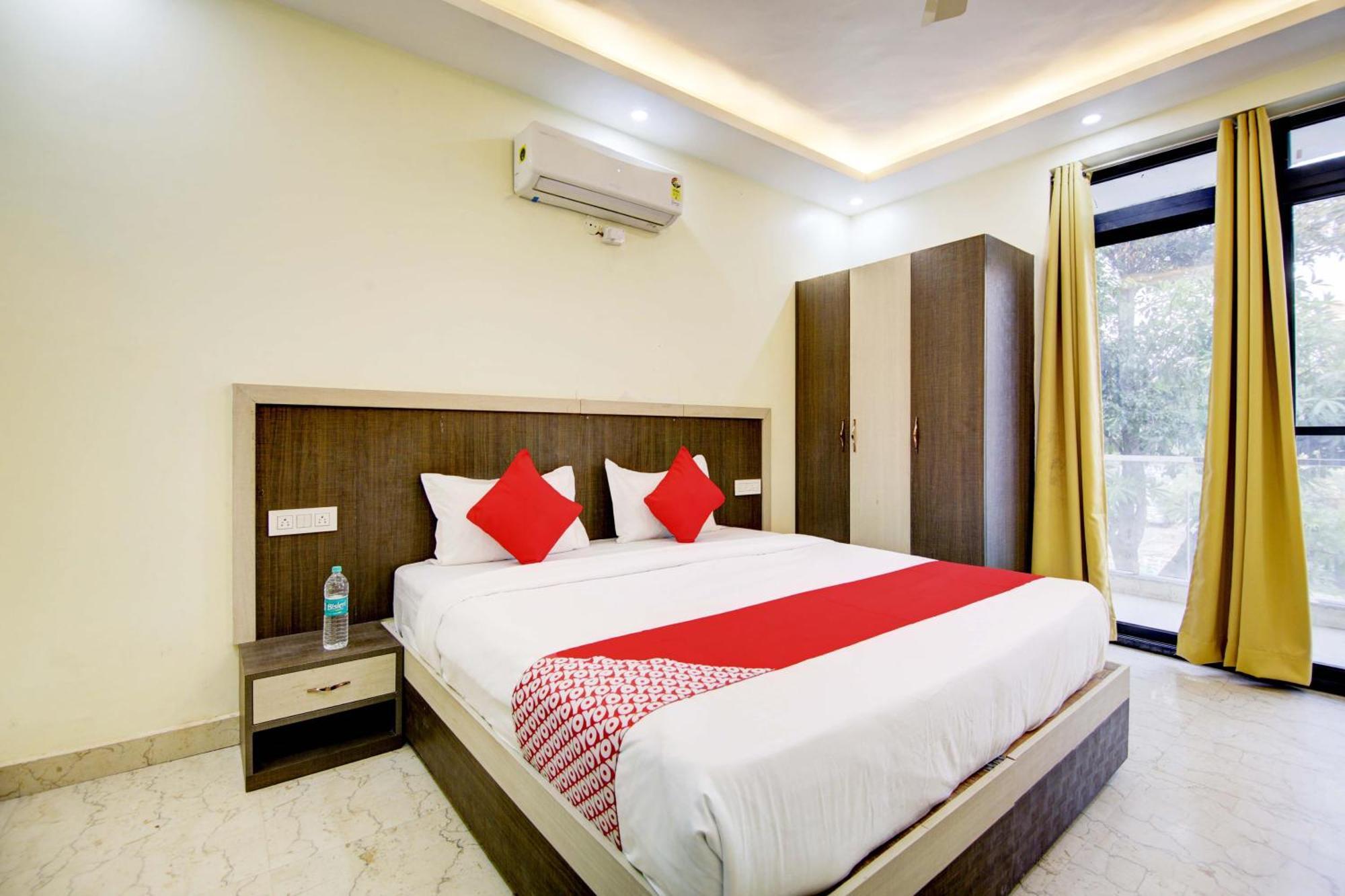 Hotel Oyo White House Noida Exterior foto