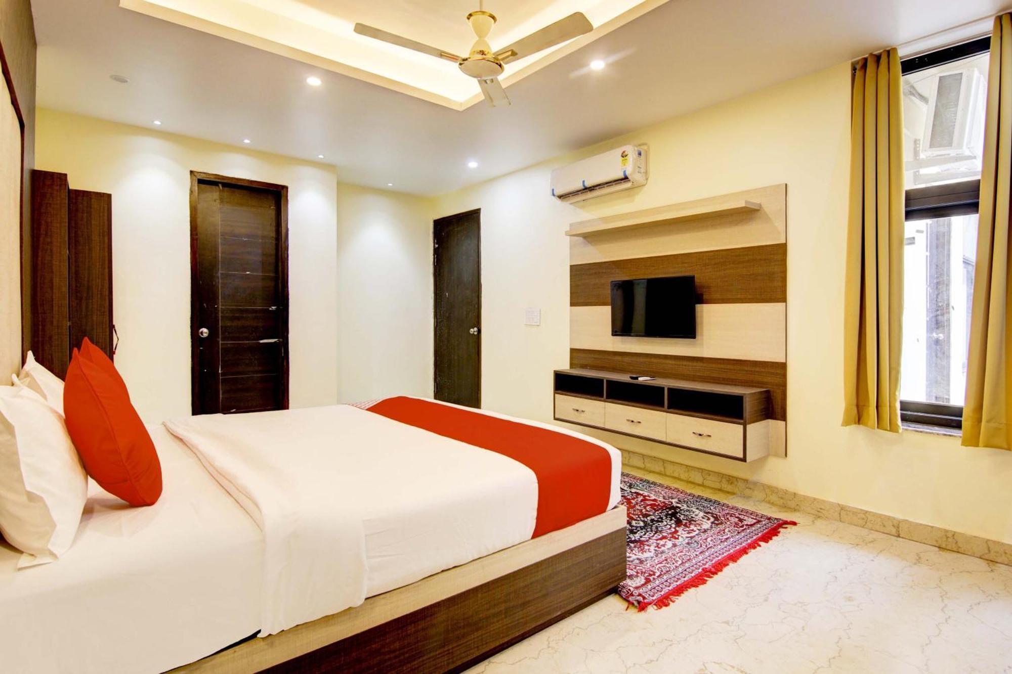 Hotel Oyo White House Noida Exterior foto