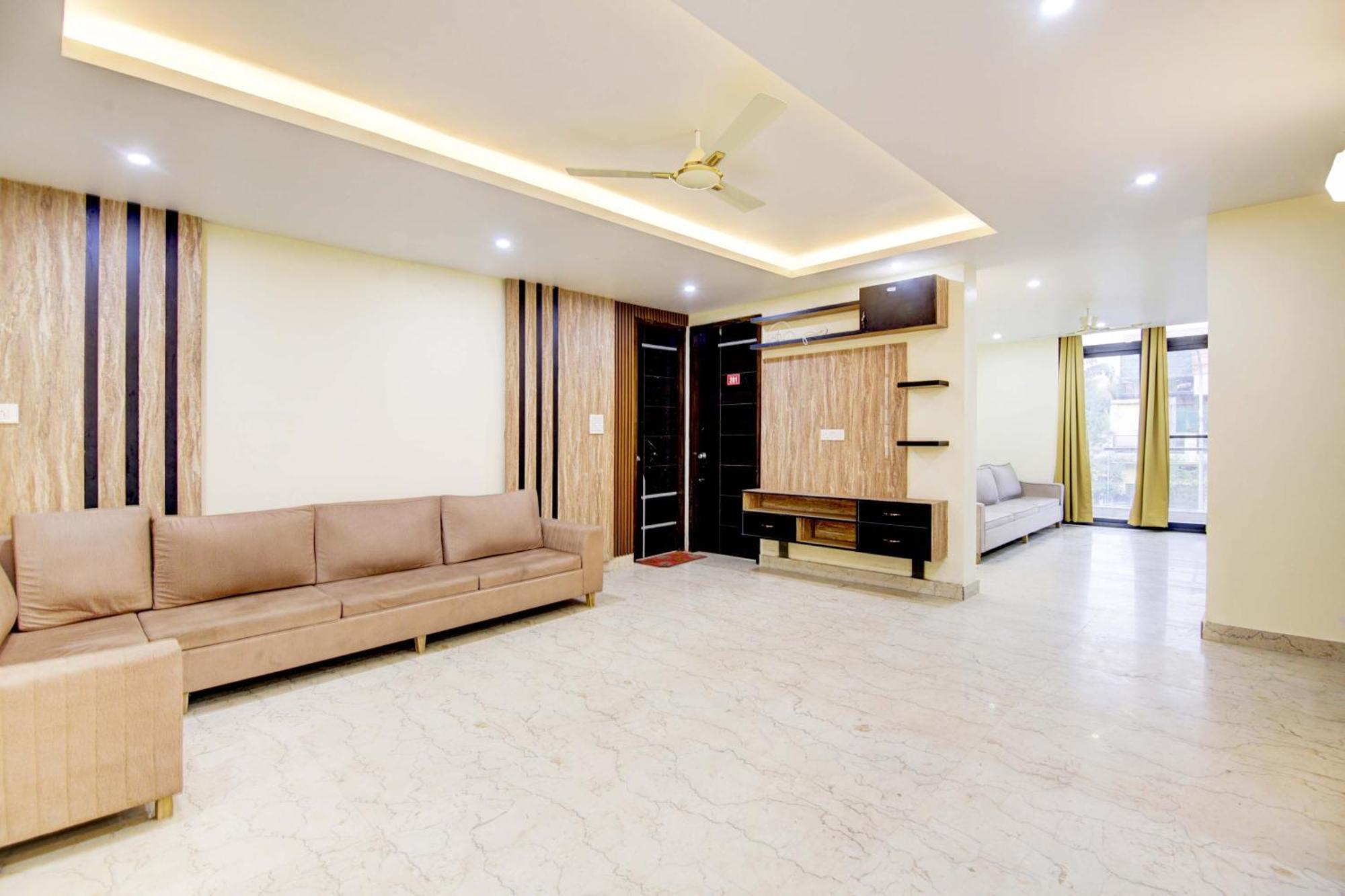Hotel Oyo White House Noida Exterior foto